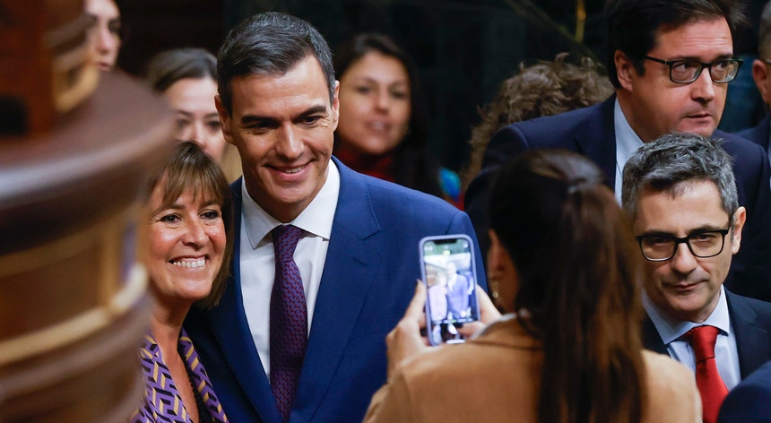 Inauguración.  Pedro Sánchez reelegido presidente del gobierno español
