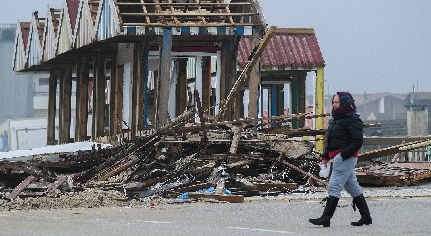 Minute-by-minute evolution of the weather in Portugal