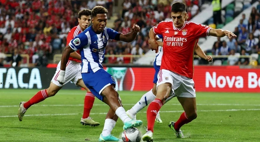 Imagem de Taça de Portugal. Clássico FC Porto-Benfica dos `quartos` marcado para 14 de janeiro