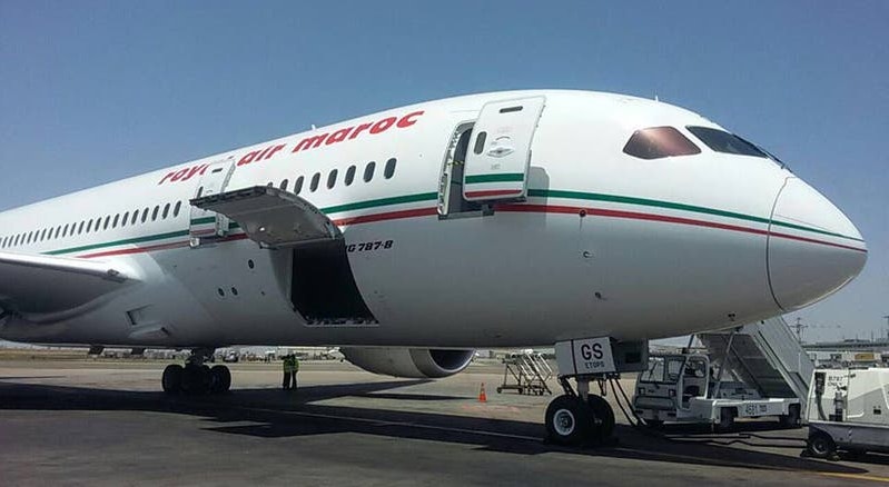 Os aviões marroquinos estão proibidos de entrar no espaço aéreo argelino e quem quiser entrar no país vindo Marrocos terá de ir via Túnis
