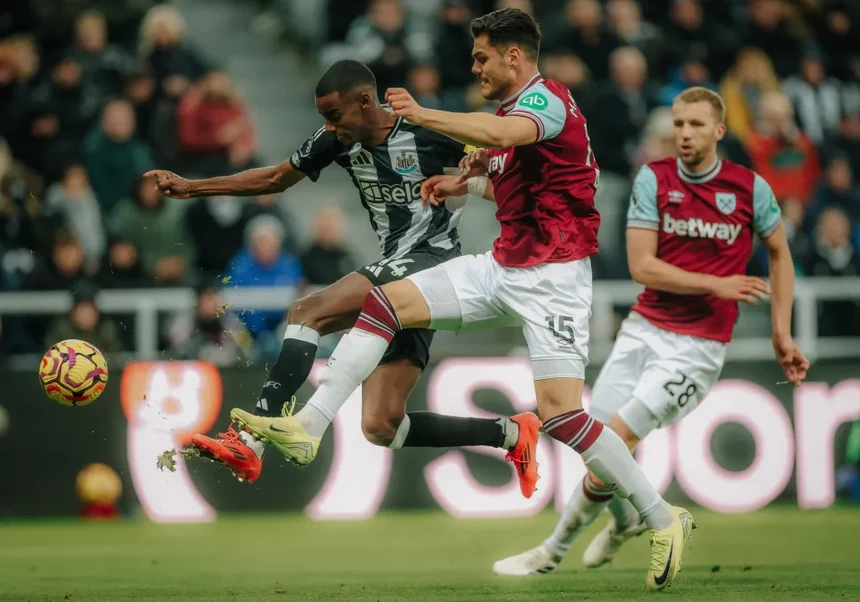 Os "hammers" impuseram-se com firmeza em St. James’ Park 
