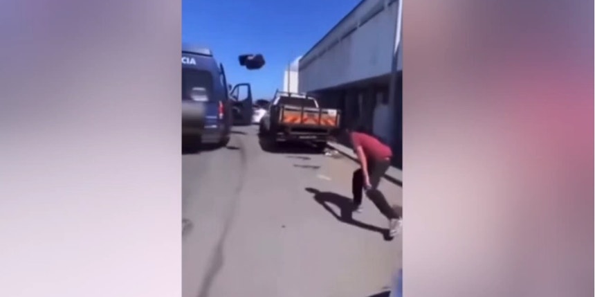Rabo de Peixe. Agentes da PSP atacados enquanto cumpriam mandados de busca