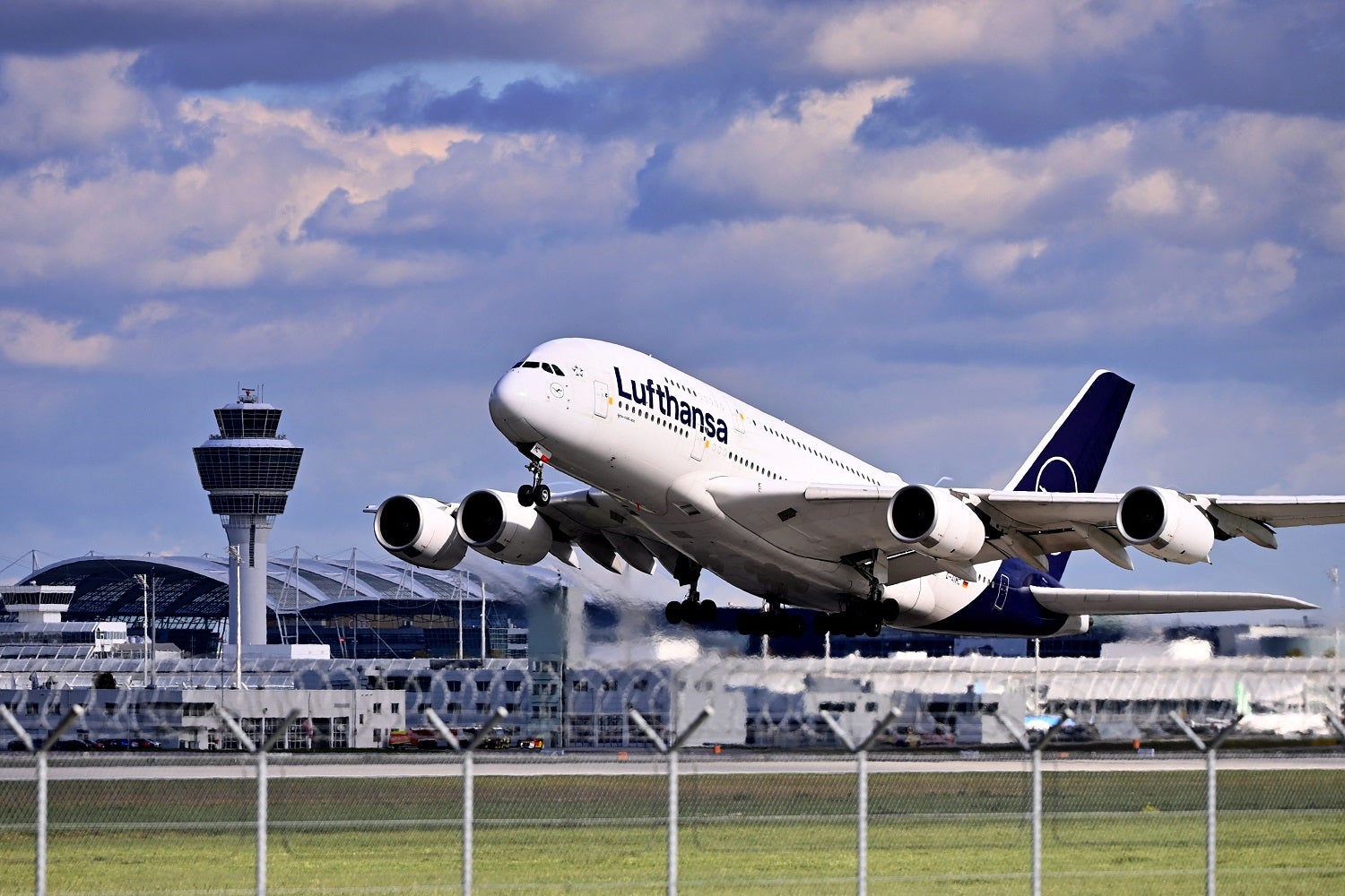 Lufthansa congratula-se com decis�o do Governo e sa�da an�ncio de processo de privatiza��o total da TAP