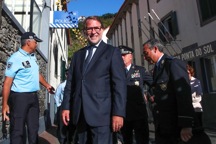 Imagem de Luís Neves diz-se de consciência tranquila