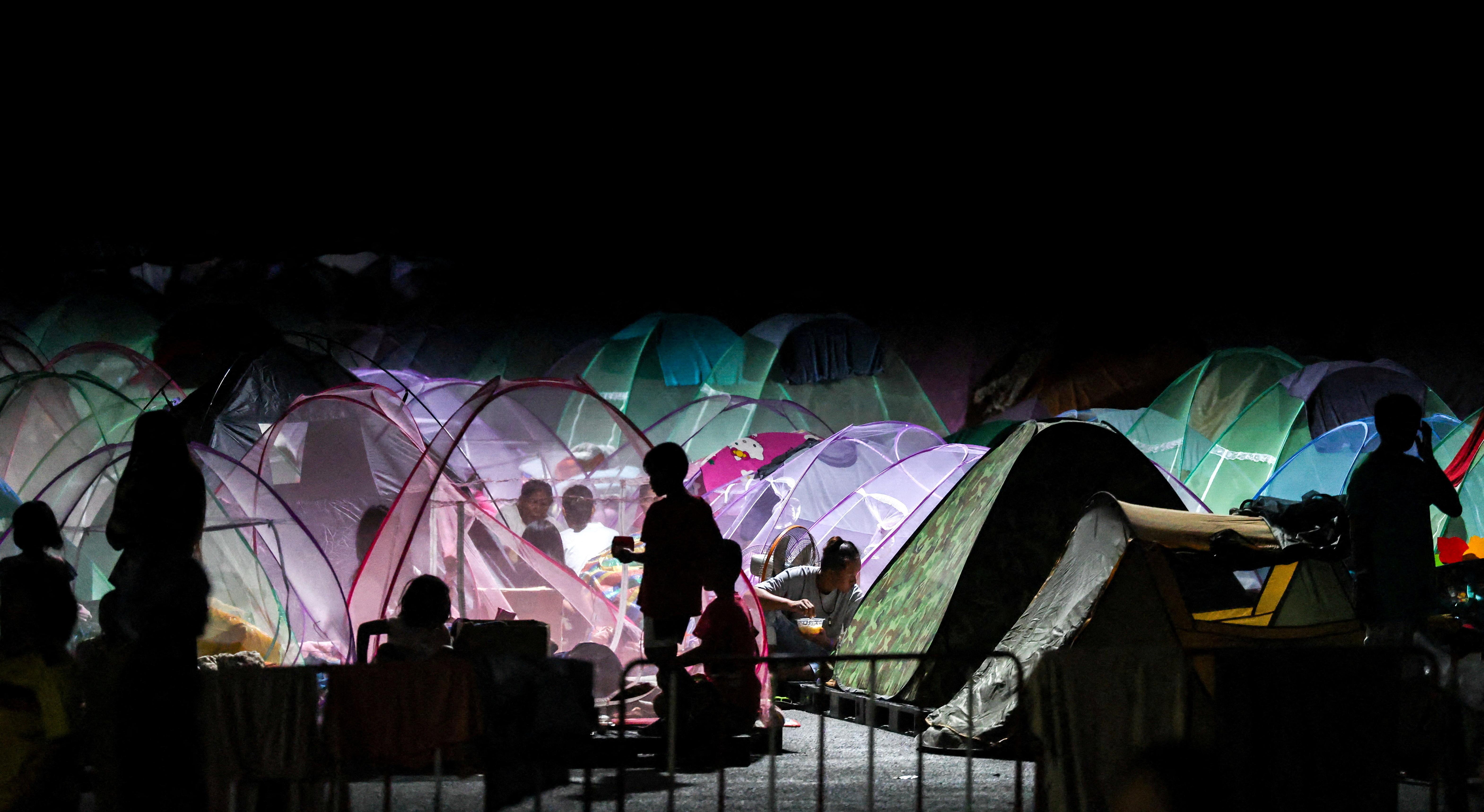 Mais de 500 mil deslocados no Camboja devido a conflito com Tailândia