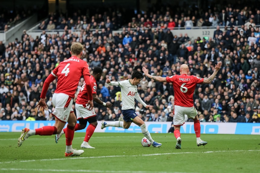 Tottenham confirma recuperação e vence em Nottingham