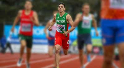 João Coelho medalha de ouro nos 400 metros