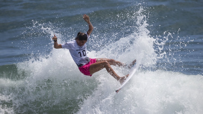 Surfistas Teresa Bonvalot e Francisca Veselko nos oitavos do Ballito Pro