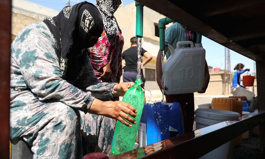 Abastecimento de água em Hasakah via camiões-cisterna
