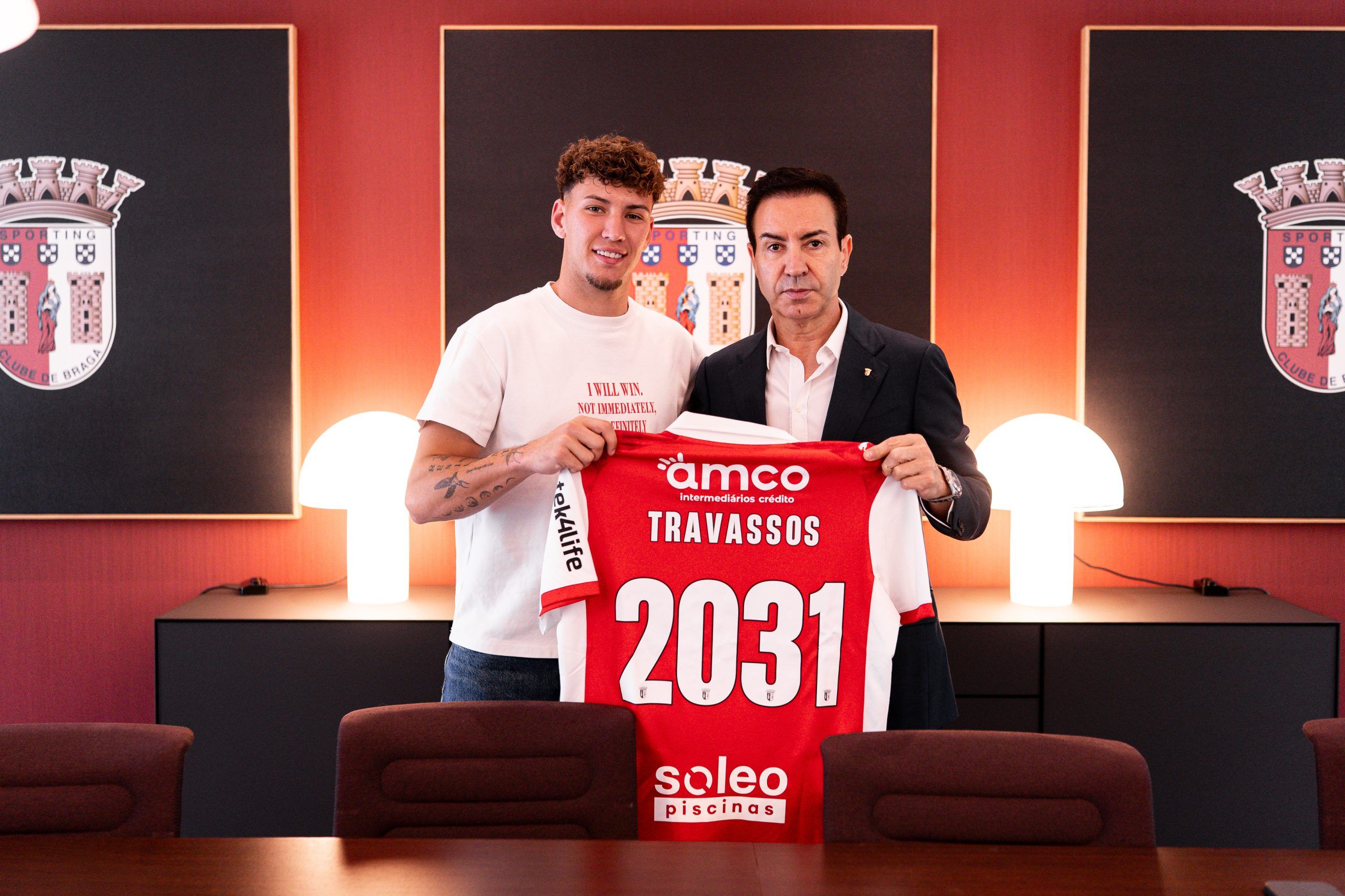 Diogo Travassos assina por cinco temporadas com o Sporting de Braga