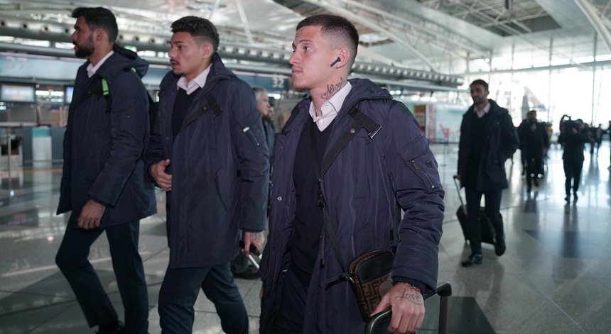 A equipa do FC Porto viajou na manhã desta segunda-feira para Roma
