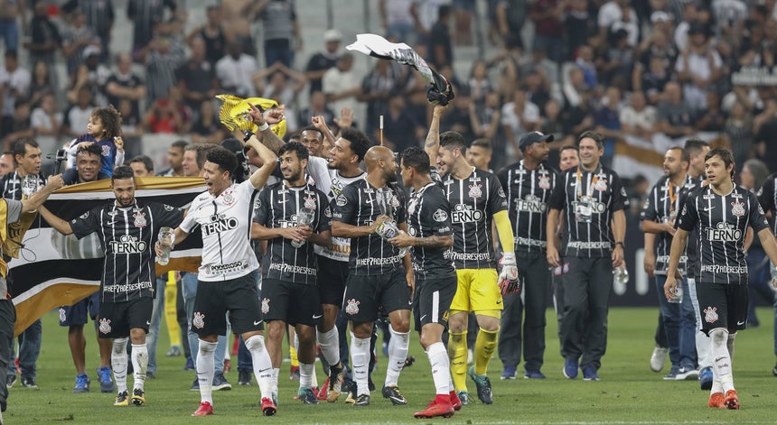 Corinthians sagra-se campeão brasileiro de futebol