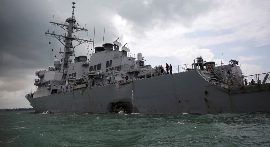 O navio USS John S. McCain integra a 7ª frota naval dos EUA. Foto: Ahmad Masood - Reuters O navio USS John S. McCain integra a 7ª frota naval dos EUA. Foto: Ahmad Masood - Reuters