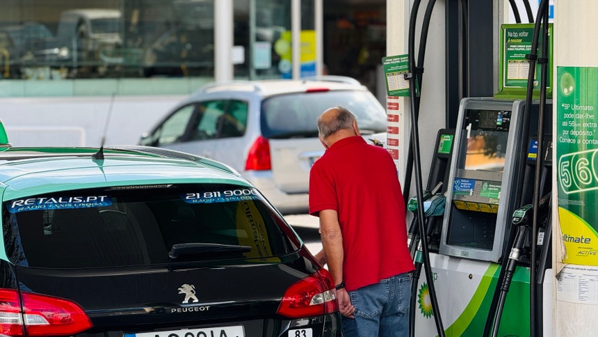 Imagem de Litro de gasóleo deve baixar 6 cêntimos e da gasolina subir 1 na próxima semana