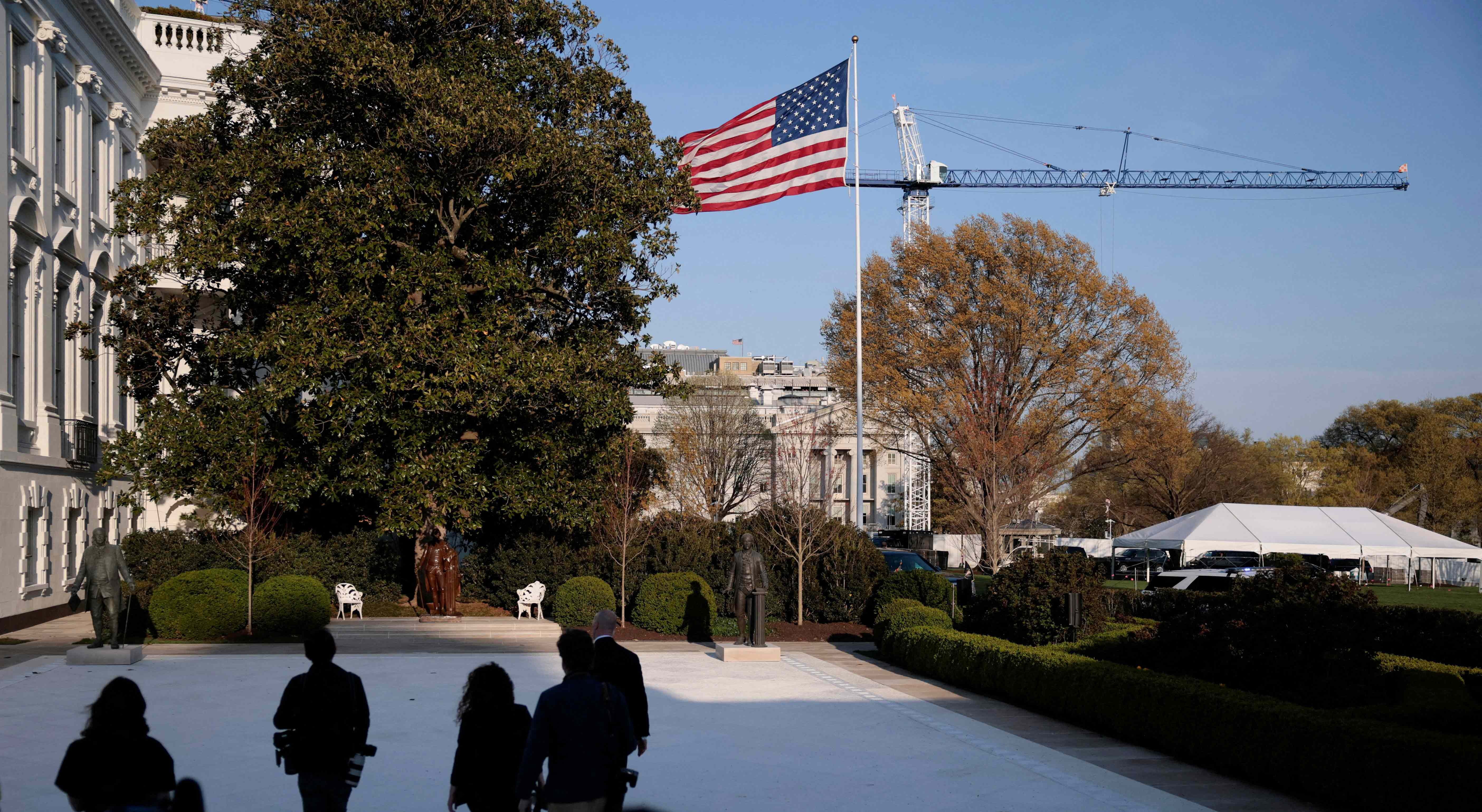 Trump considera uma "afronta" decisão de limitar projeto de salão de baile na Casa Branca