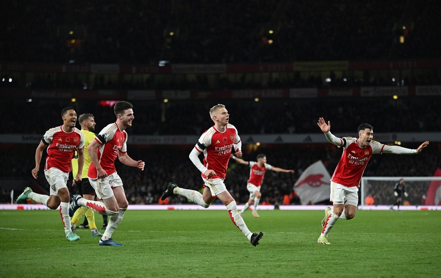 XAA-Desporto - PREMIER LEAGUE Arsenal vence Burnley e assume o