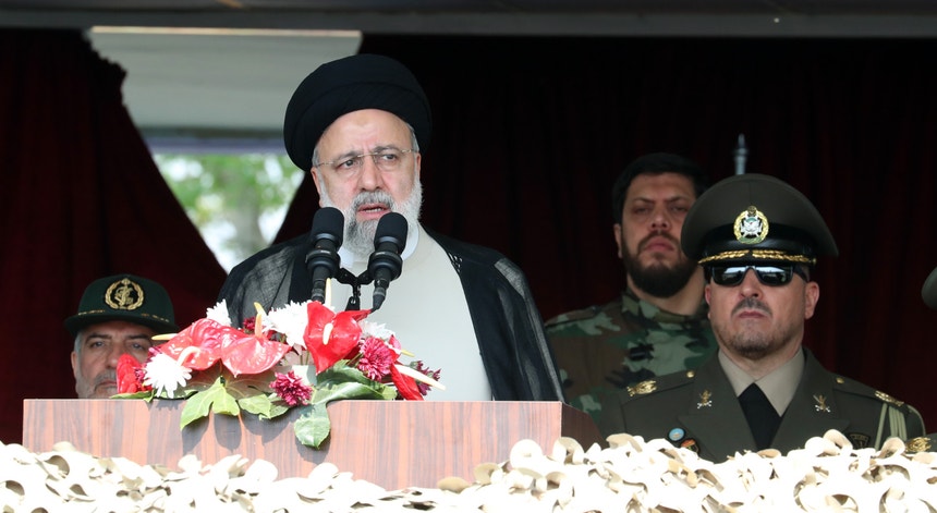 Presidente do Irão avisa para reação "maciça e dura" se Israel lançar invasão