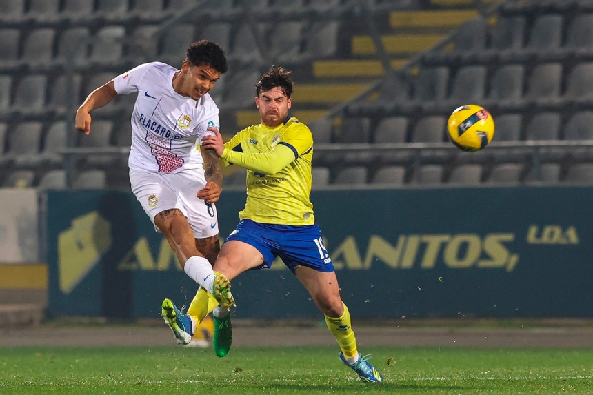 Imagem de Arouca bate Alverca pela margem mínima