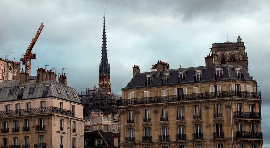 Catedral de Notre-Dame em França renasce cinco anos após incêndio