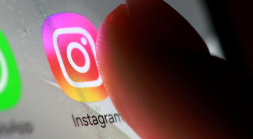 Imagem de Adolescentes australianos pedem ao Supremo Tribunal para travar proibição das redes sociais