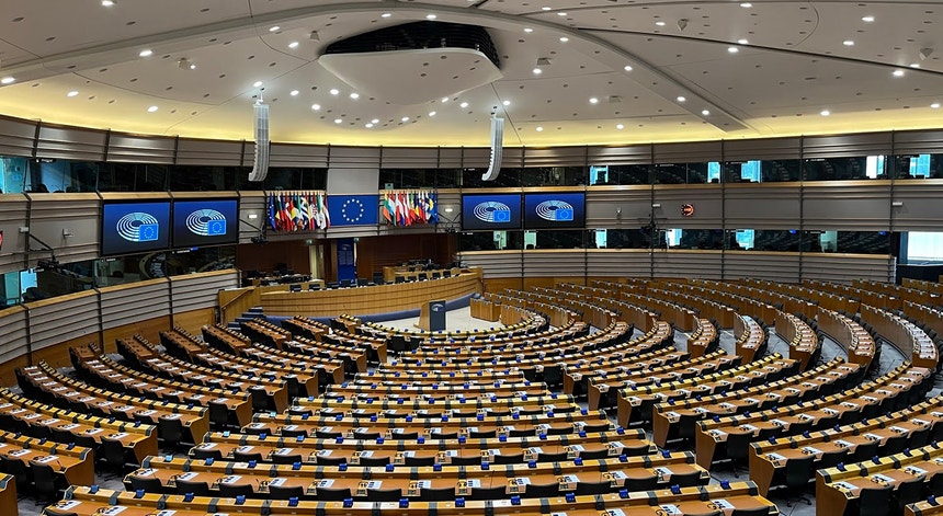 O novo Parlamento Europeu reúne pela primeira vez após as eleições
