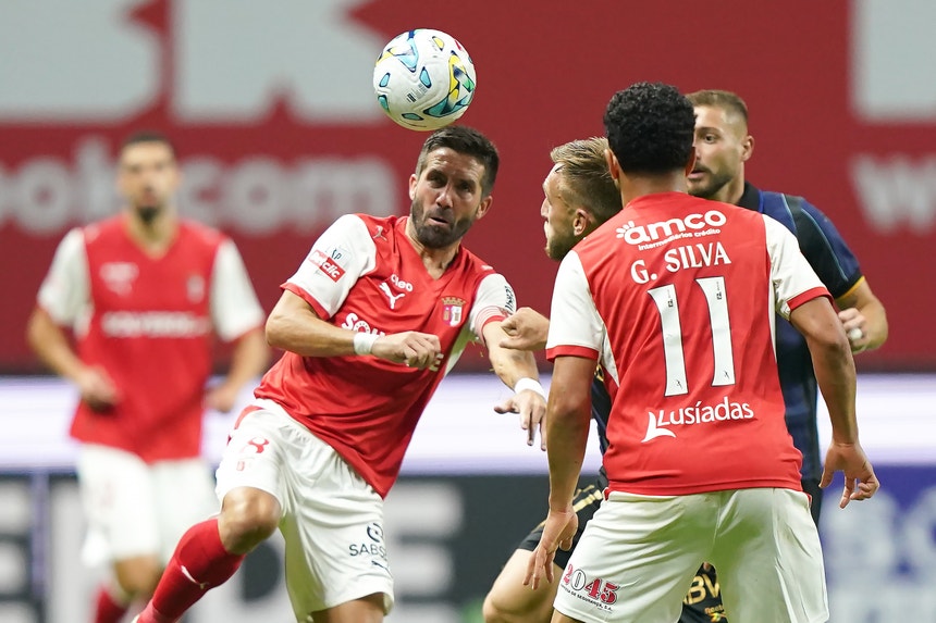 Imagem de SC Braga arranca vitória sofrida frente ao Estoril