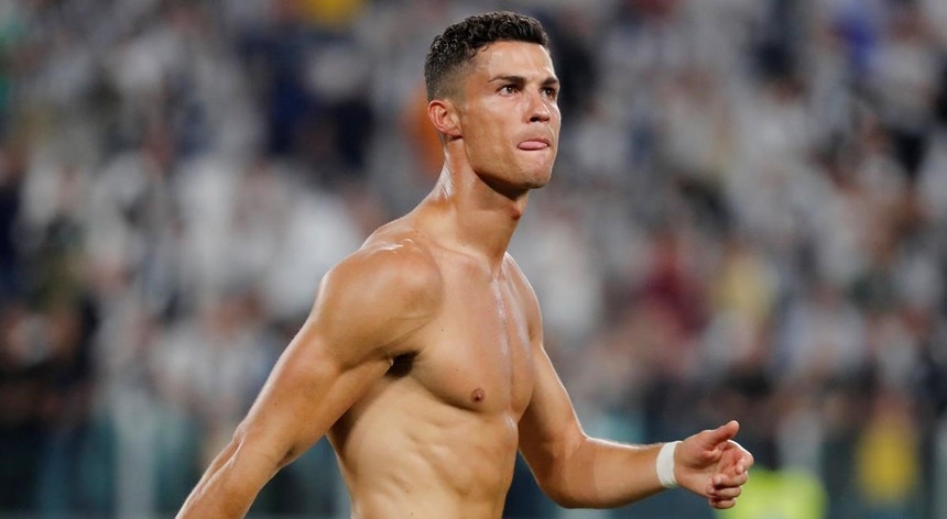 Cristiano Ronaldo falhou o regresso ao trabalho por motivos familiares

