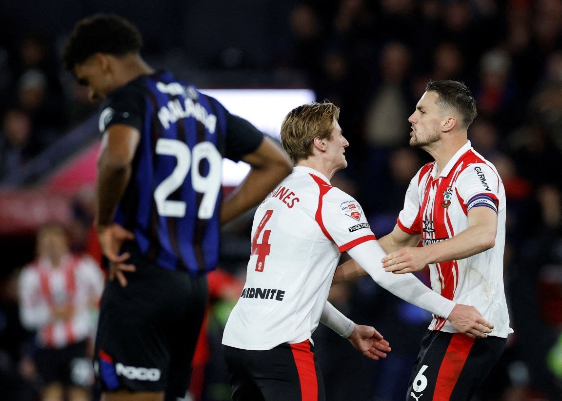 Southampton expulso do play-off de acesso � Premier League por espiar advers�rios