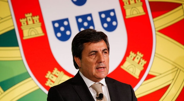 Presidente da FPF Fernando Gomes durante a cerimónia de renovação do contrato de Paulo Bento
