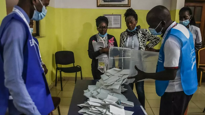 A contagem de votos nem sempre está a ser pacífica
