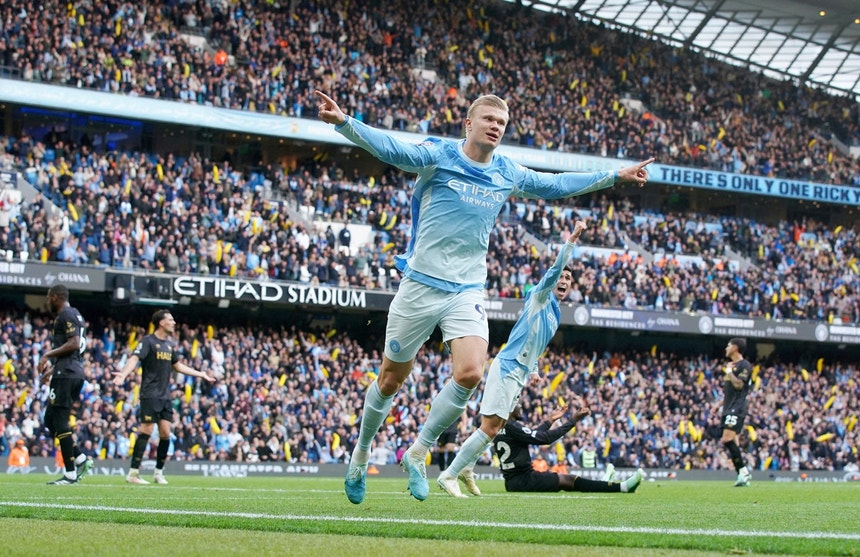 City soma sétimo triunfo seguido, Liverpool bate Brentford com reviravolta