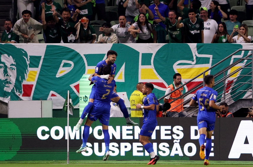Imagem de Palmeiras vence e beneficia de empate do líder Flamengo no Brasileirão