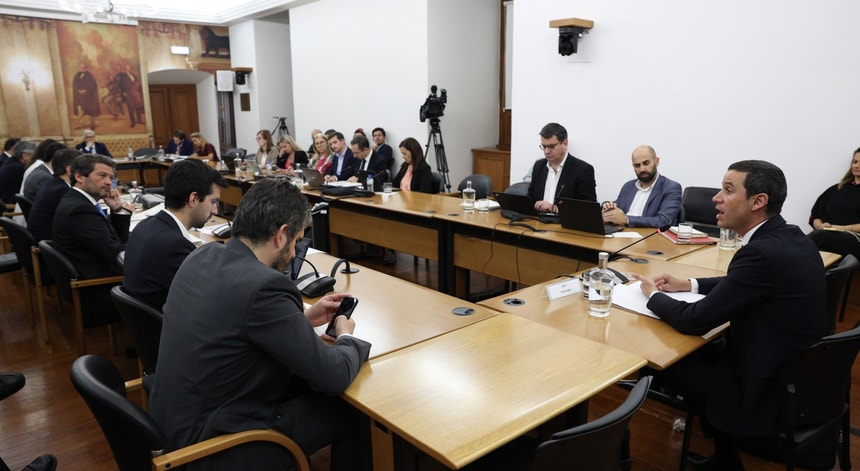 João Galamba respondeu às perguntas dos deputados durante mais de sete horas
