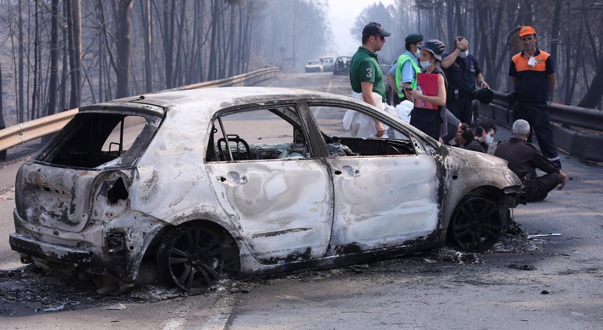 Governo decreta três dias de luto nacional
