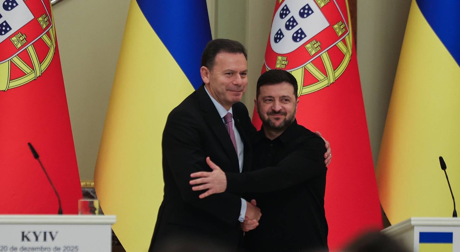 Zelensky quer Portugal a participar na reconstrução e diz que ambos são parte da "Europa Unida"