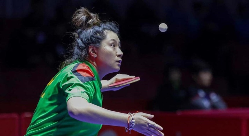 Jieni Shao afastada na segunda ronda do Saudi Smash