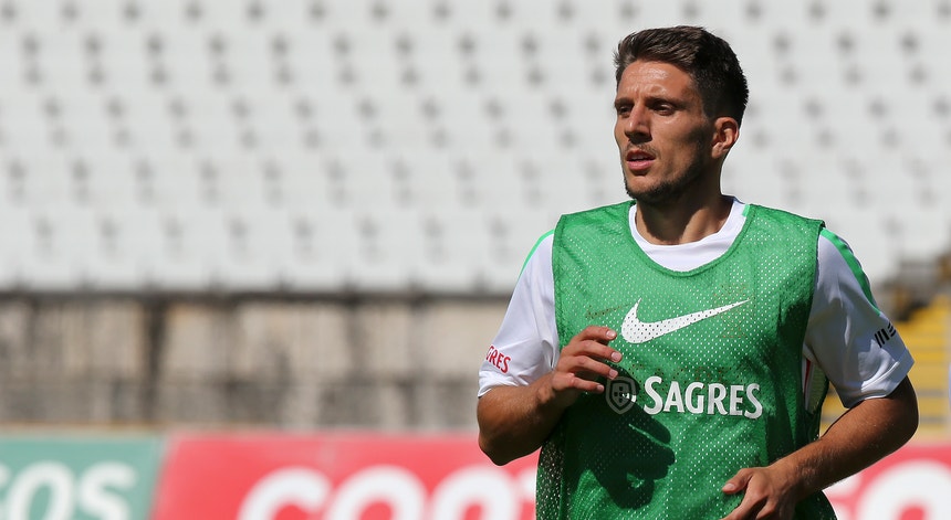Daniel Carriço está de volta para ajudar a equipa do Sevilha
