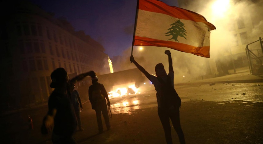 Depois das explosões que destruíram Beirute, a explosão de raiva dos libaneses, sábado, dia 08 de agosto de 2020
