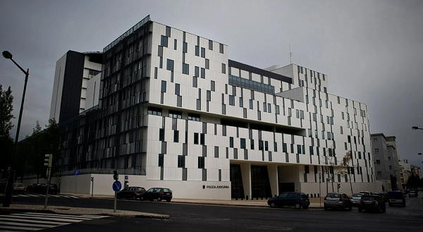 Corruption Scandal Rocks Oeiras: PJ Raids Municipal Chamber and Tourism Firms