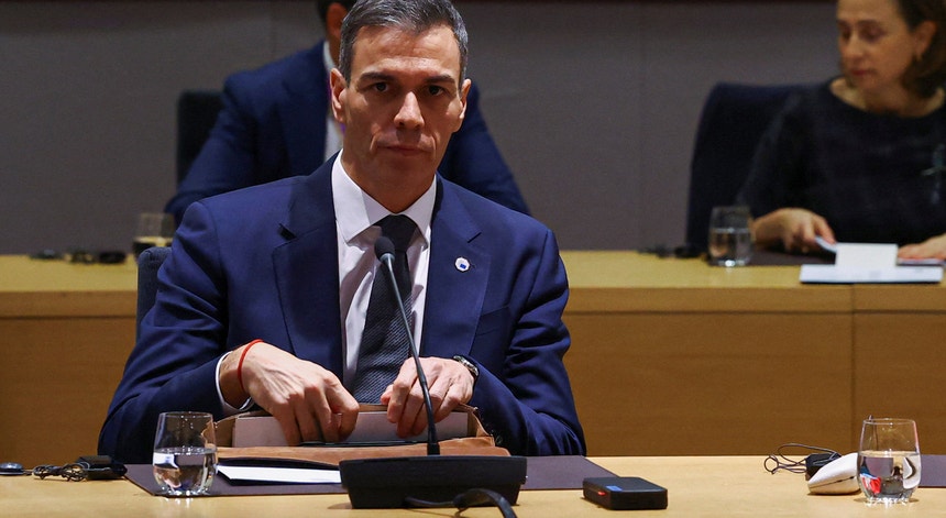 Espanha prepara-se para regularizar meio milhão de imigrantes