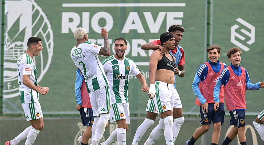 Imagem de Rio Ave vence o Nacional na estreia de Vasco Seabra