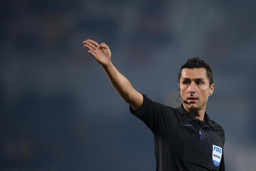 Imagem de Tiago Martins nomeado para videoárbitro no jogo Atalanta-Bayern Munique