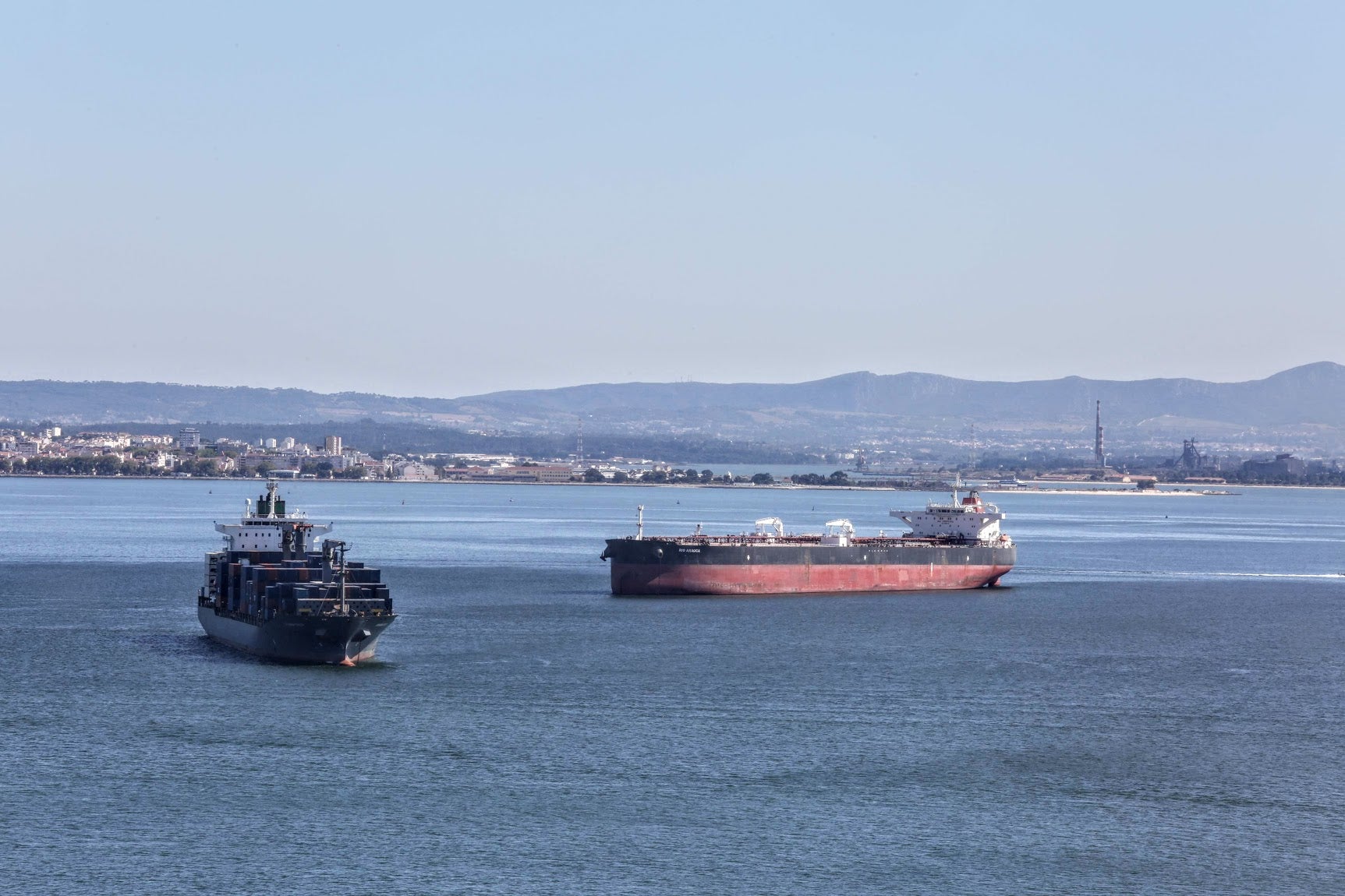 Economia vai continuar a crescer, mas lentamente