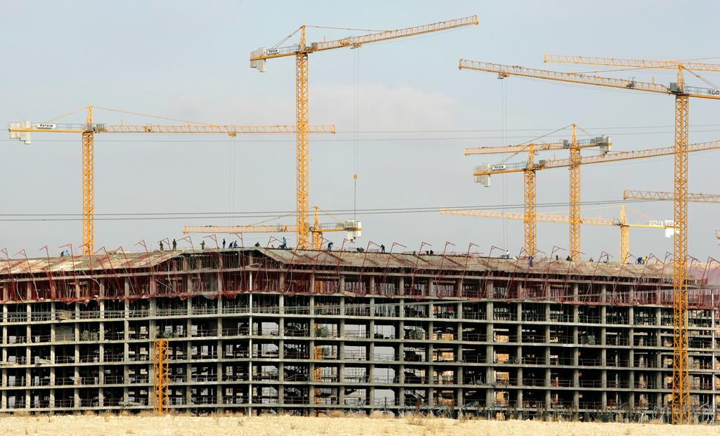Custos da construção nova sobem 5,9% em abril com 