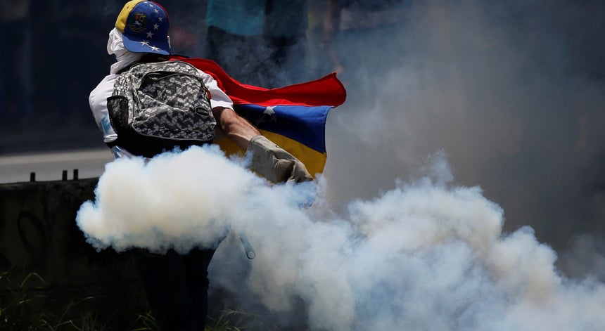 Maduro enfrenta vaga de manifestações