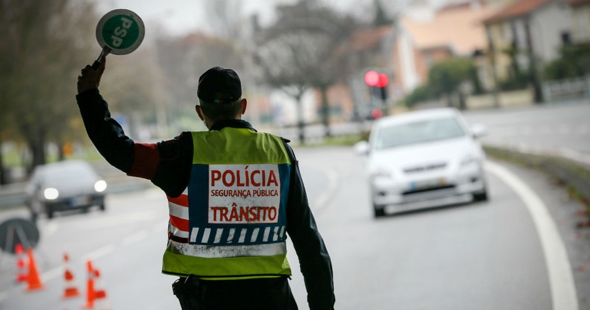 Imagem de Festas em Segurança. PSP soma 102 detenções nas estradas em segunda fase