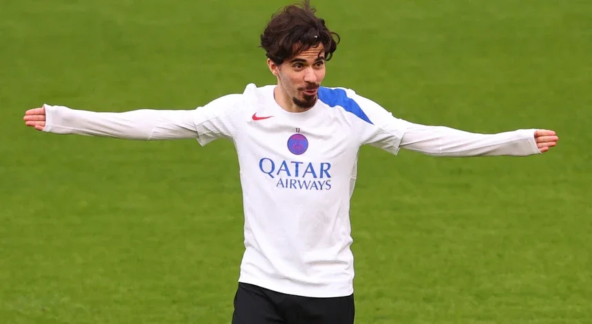 Vitinha regressa aos treinos do PSG na véspera de defrontar o Bayern