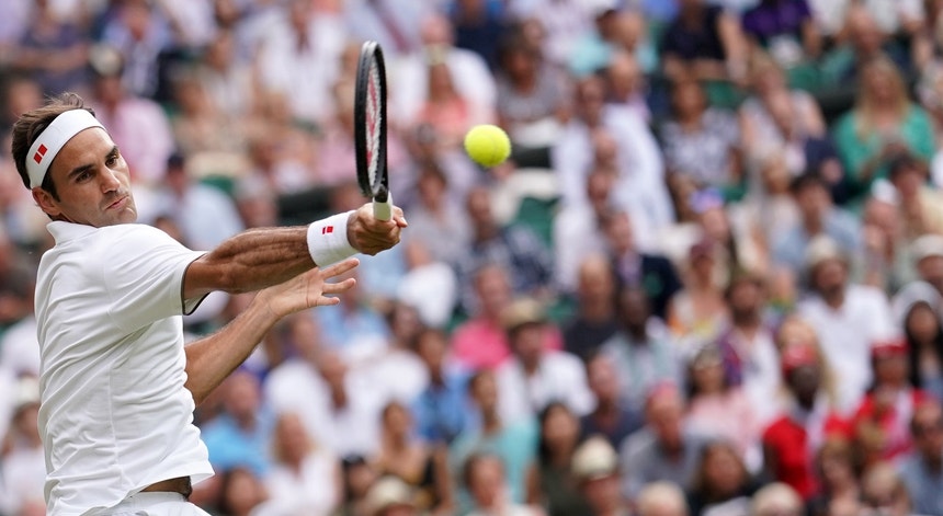 Federer está de regresso às meias-finais em Wimbledon
