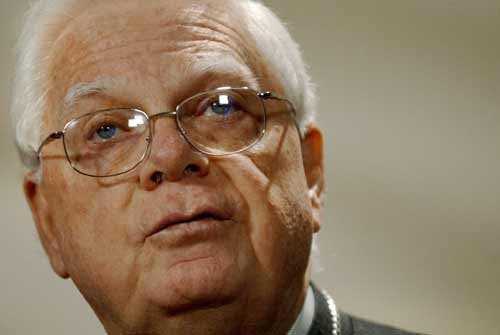 Cardeal Bernard Law, dias depois de renunciar à diocese de Boston em dezembro de 2002. Foto: Reuters Cardeal Bernard Law, dias depois de renunciar à diocese de Boston em dezembro de 2002. Foto: Reuters