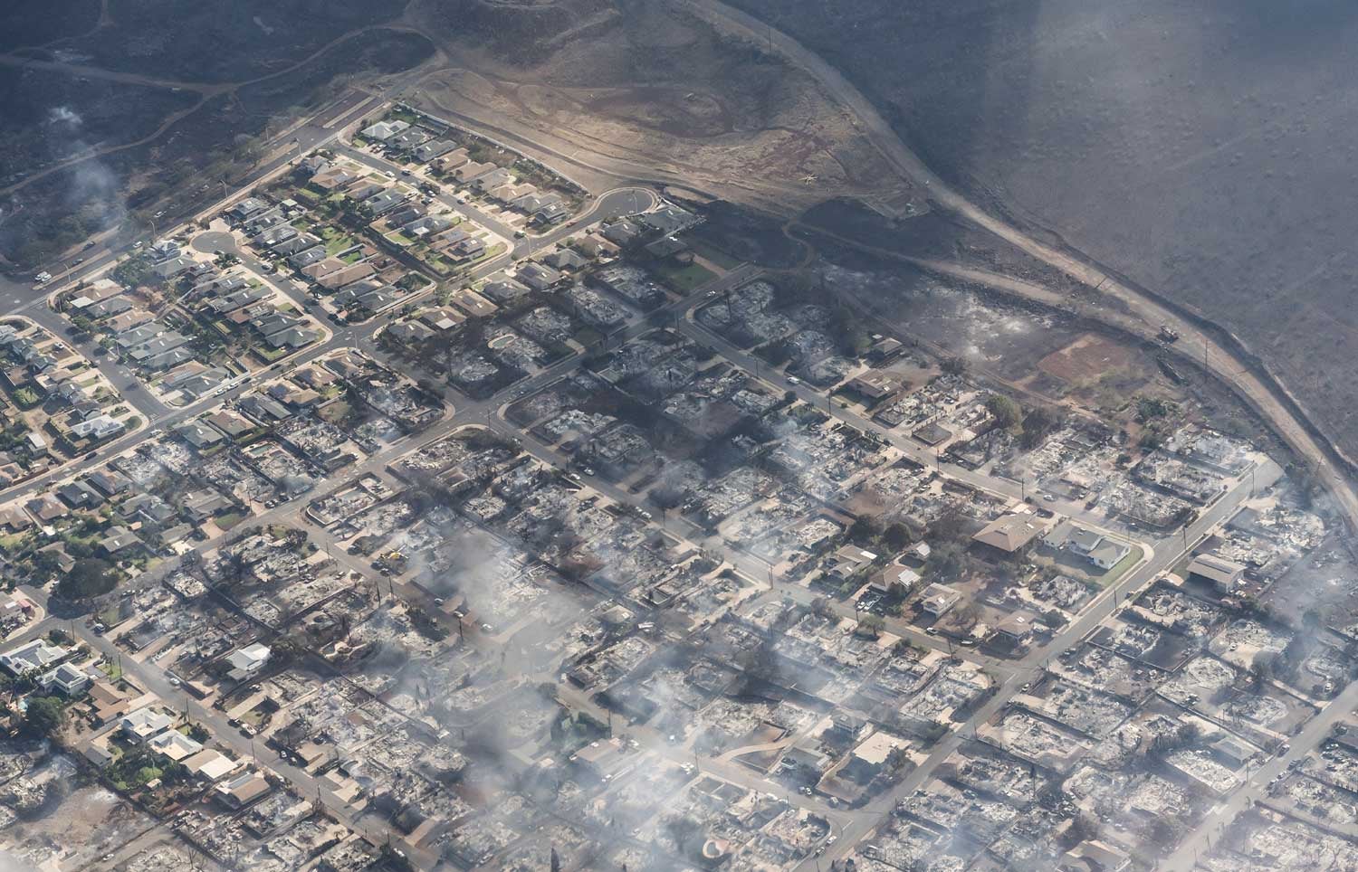 Fire in Hawaii. Biden declared a state of disaster and announced a ...
